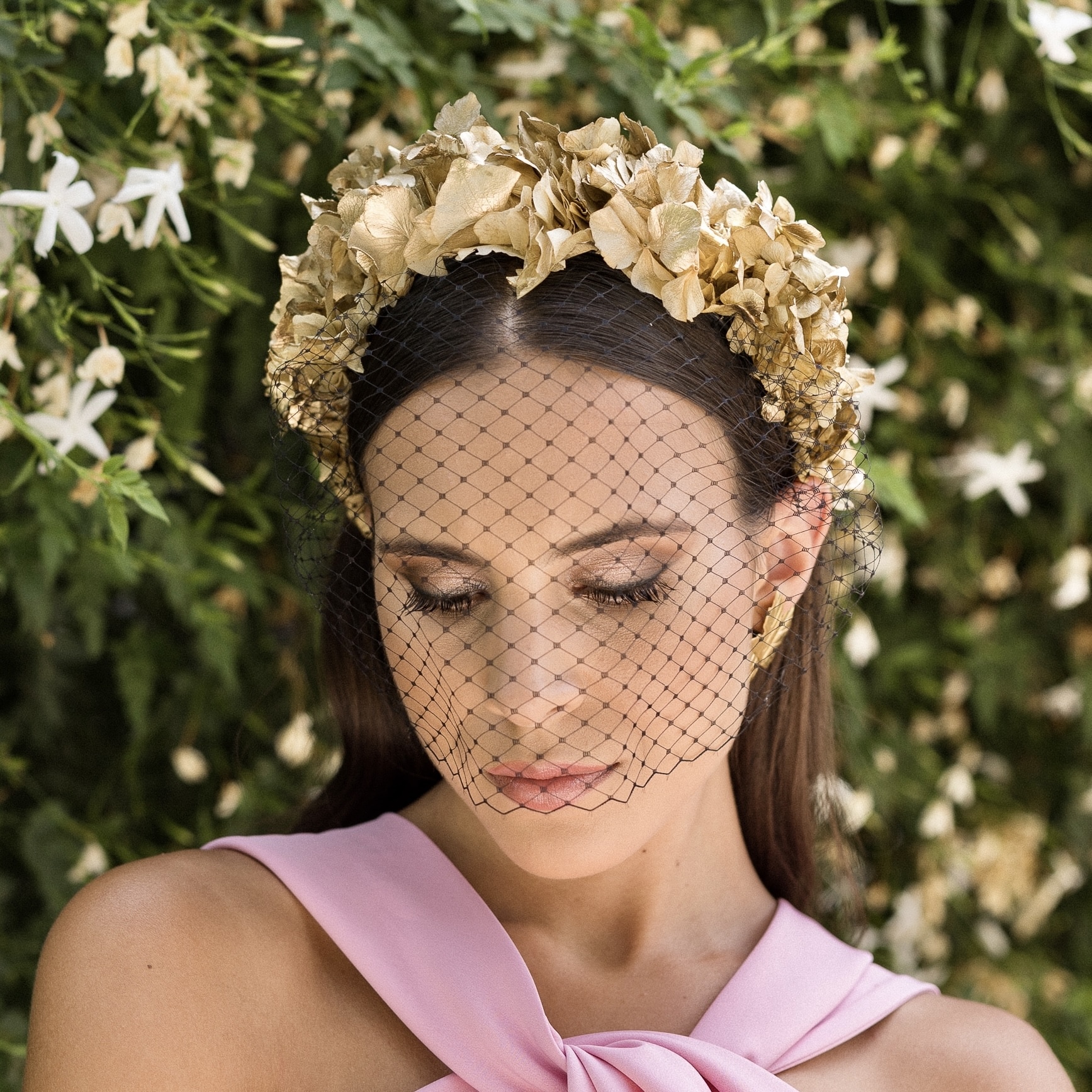 diadema de hortensias preservadas natural con velo