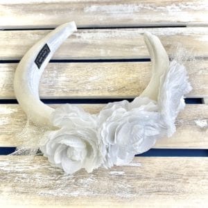 FIRST COMMUNION VEIL AND WHITE FLOWERS HEADBAND