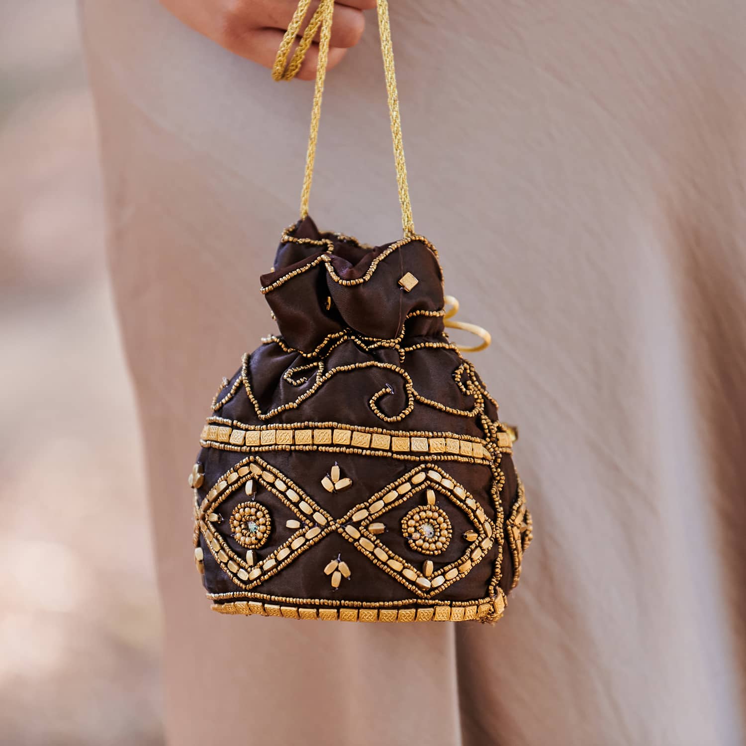 BOLSO DE FIESTA MARBELLA MARRÓN CHOCOLATE