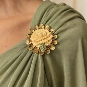 BROCHE FLAMENCO ŒILLET ÉMAILLÉ