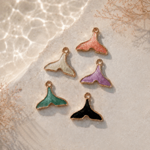 PENDENTIF QUEUE DE SIRÈNE ÉMAILLÉ