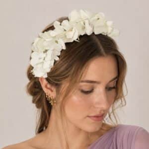 diadema de flores hortensia de terciopelo para invitadas