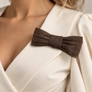 broche lazo sinamay de seda de fiesta